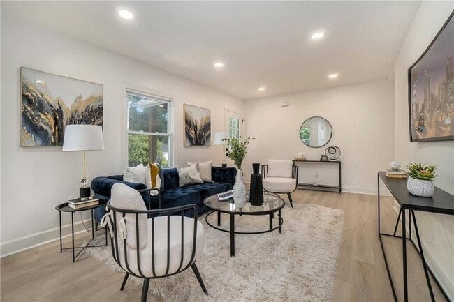 Photo - 2539 Glendale Cir SE