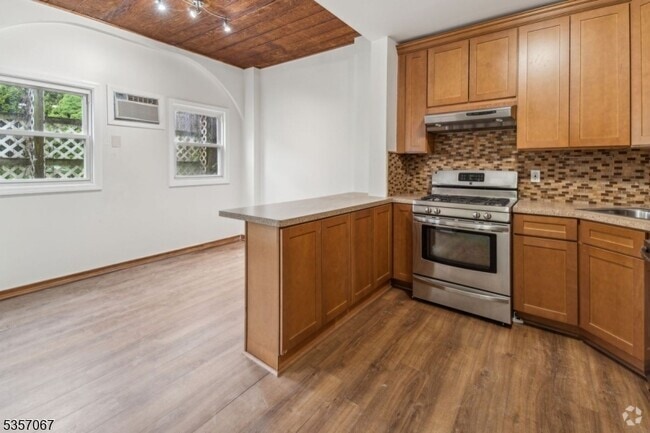 Building Photo - 310 Paterson Plank Rd Unit 1R Rental
