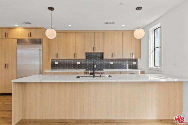 Photo - 14535 Killion St