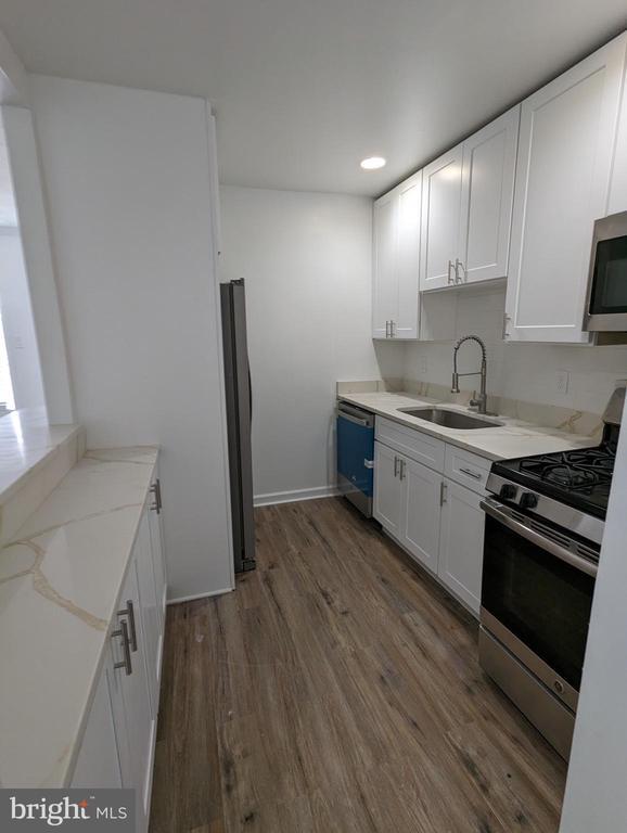 Photo - 7112 Donnell Pl Unidad D-3
