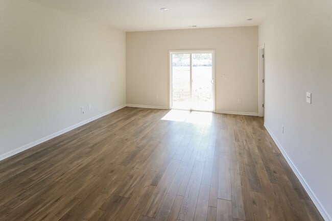 Photo - 635 Watercliff Dr