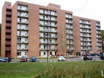 Weston Arbors - Weston Arbors Apartments