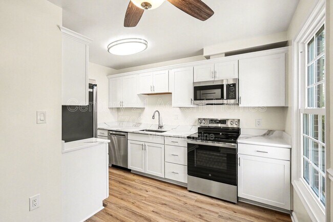 Photo - 7245 Reservoir Rd