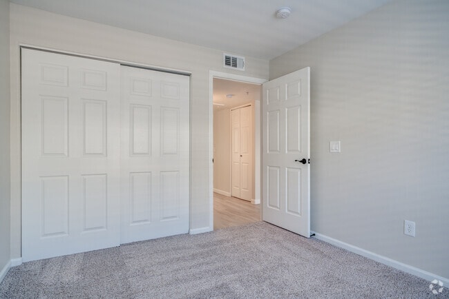 2 BR, 1 BA - 845 SF