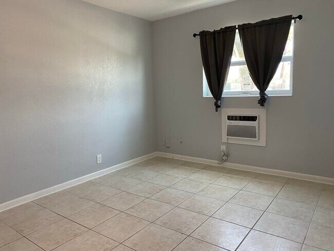 Photo - 810 Lake Shore Dr Unit 17