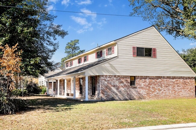 Photo - 502 Rosewood Dr