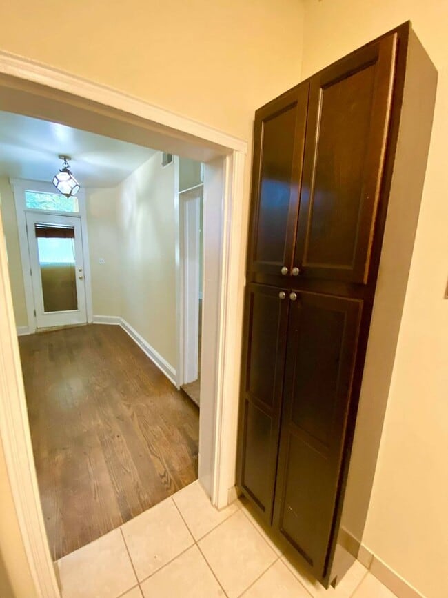 Photo - 5009 Roland Ave Unidad 1F