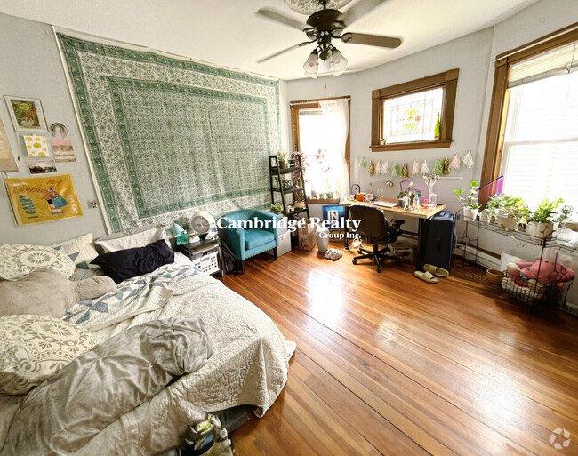 Building Photo - 56 Calumet St Unit 3 Rental