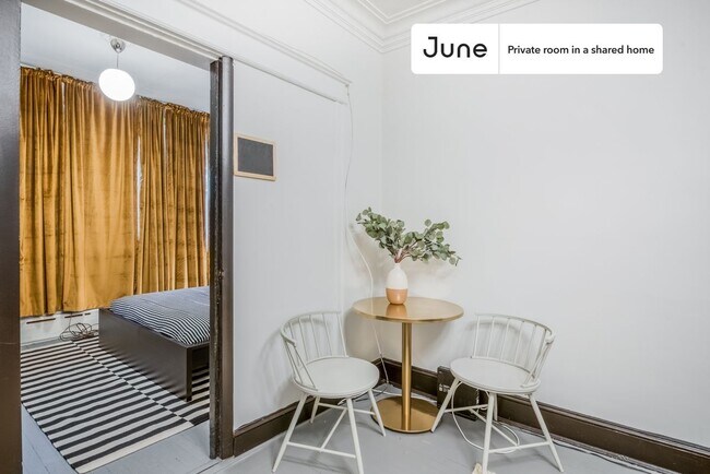 Room in Shared 5 bed/2 bath home in Woodley Park