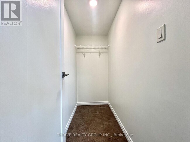 Photo - 1288 Commissioners Rd W Unit 301