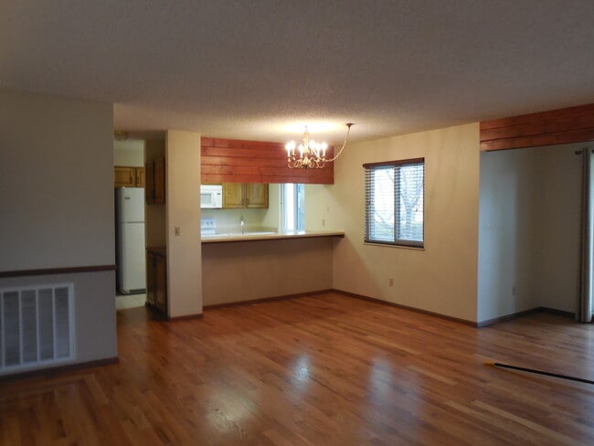 Building Photo - 918 Fontmore Rd Unit B