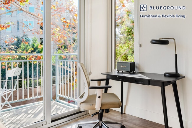 Photo - 2400 W El Camino Real Unidad SI FL3-ID2097