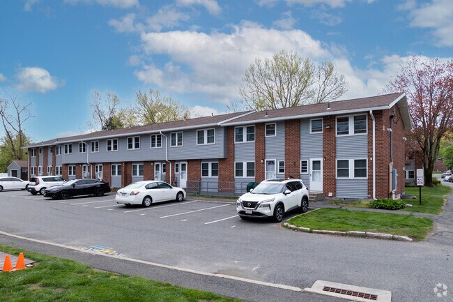 Exterior - Park East Townhouses