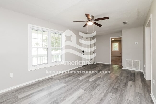 Photo - 933 Tyler St