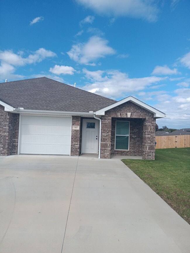 Photo - Cozy New 3 Bedroom Townhome in Carl Junction!