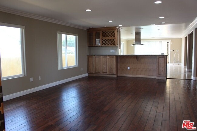 Photo - 2820 W 154th St
