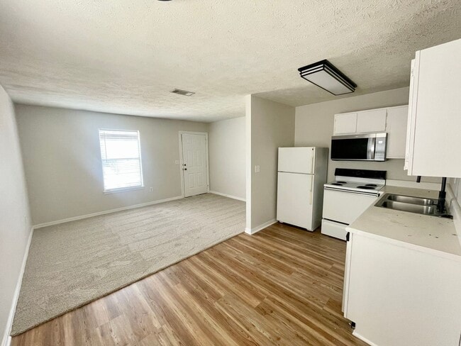 Photo - 585 Dexter Dr Unit D