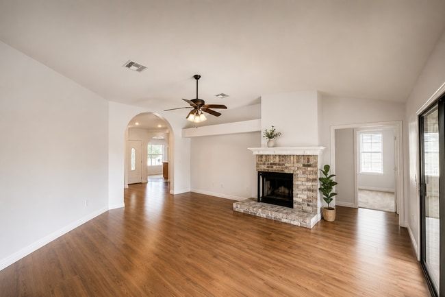Photo - 1314 E Mineral Rd