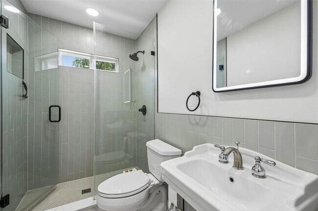 Photo - 4426 Kelton Dr