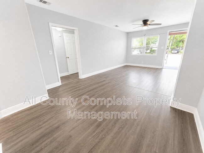Photo - 4918 N Pearl St