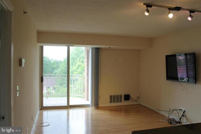Photo - 7500 Woodmont Ave Unit S620