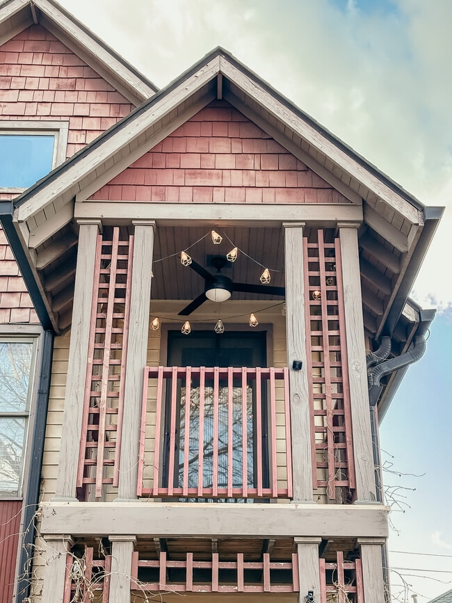 2nd floor balcony - 1006 N New Jersey St