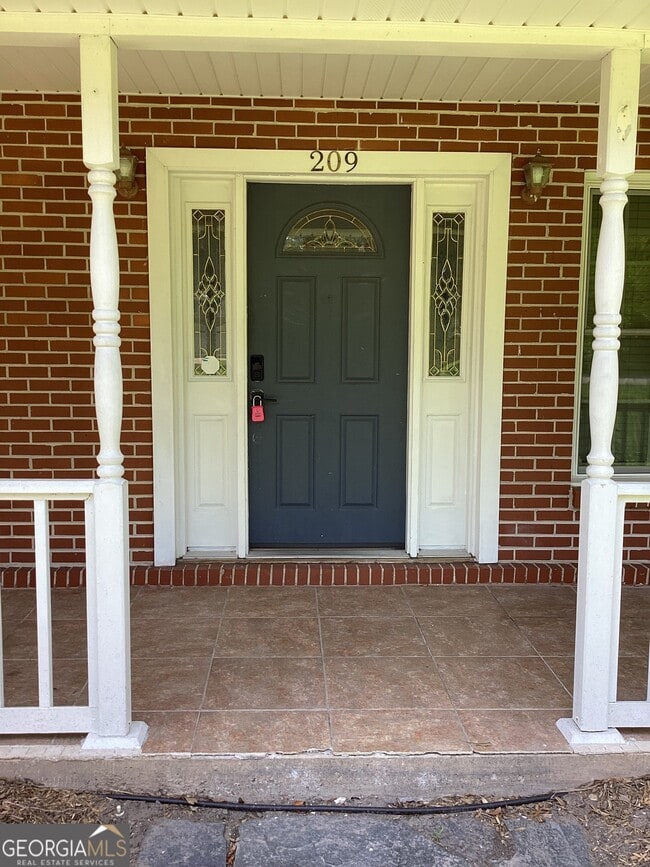 Photo - 209 Bryant St W House
