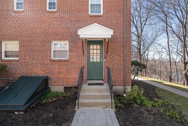 Photo - 39 Charlesbank Rd