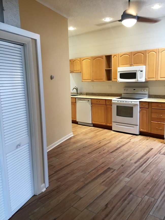 127 S York Rd Unit 2ndFloor