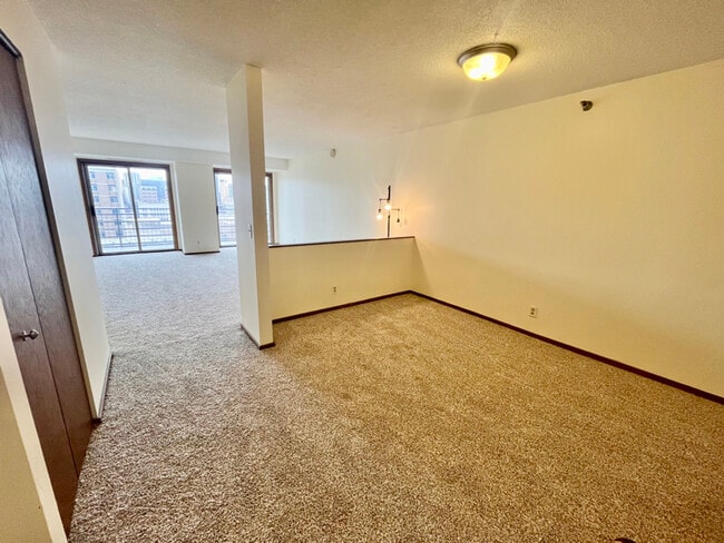 Photo - 26 W 10th St