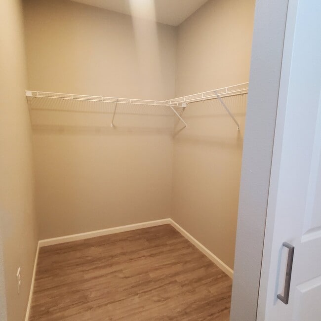2025 W Grand St Unit 100
