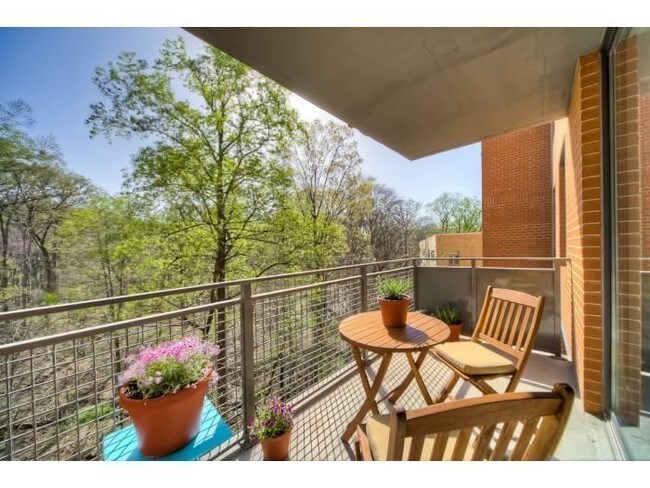 Building Photo - 3883 Connecticut Ave NW Unit 511