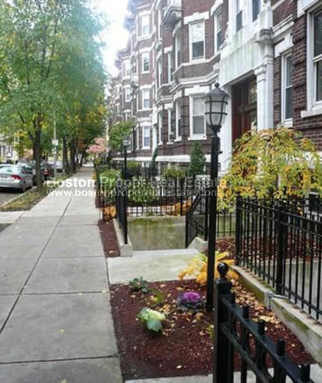 Photo - 102 Queensberry St