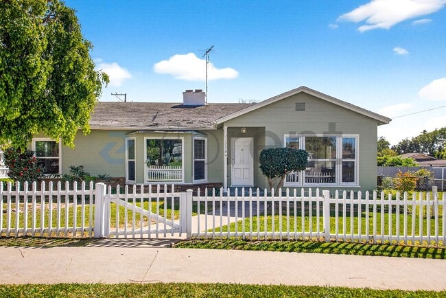 Building Photo - 11758 Broadway Ave