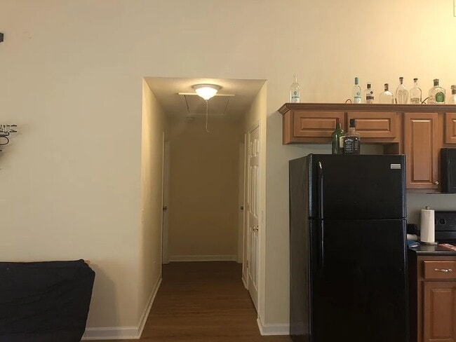 Photo - 704 Guinevere Ct