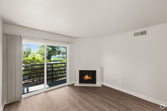 2BR, 2BA - 1,000SF - Living Room - Fulton Gardens Apartments