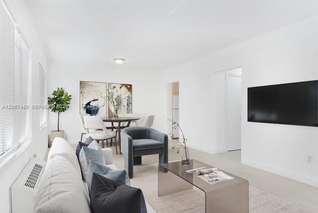 Building Photo - 974 Biarritz Dr Unit 11
