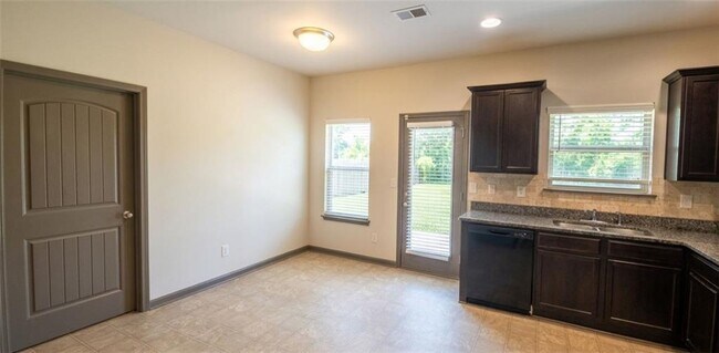 Photo - 3325 Ivey Ridge Rd NE