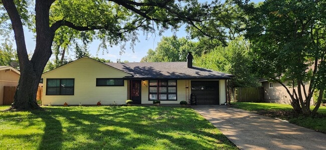 Building Photo - 3BR, 2BTH Beautiful ranch style home with ...