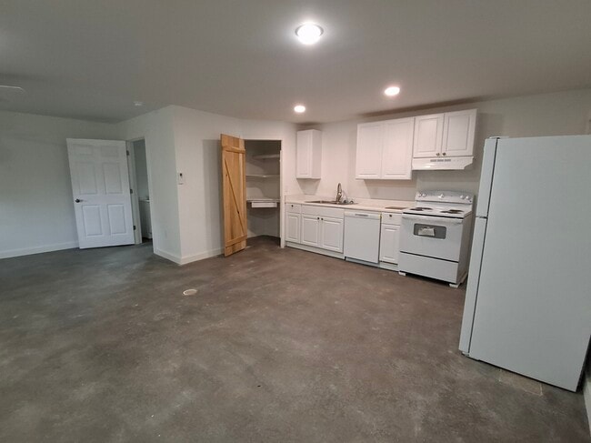 Photo - 46 Lena Dr Unit 46 Lena Dr