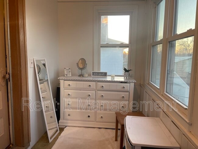 Photo - 2595 Evans St