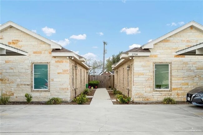 Photo - 3704 Hawthorne Ave Unit 1