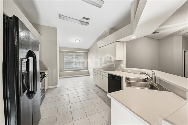 30719 Tremont Dr