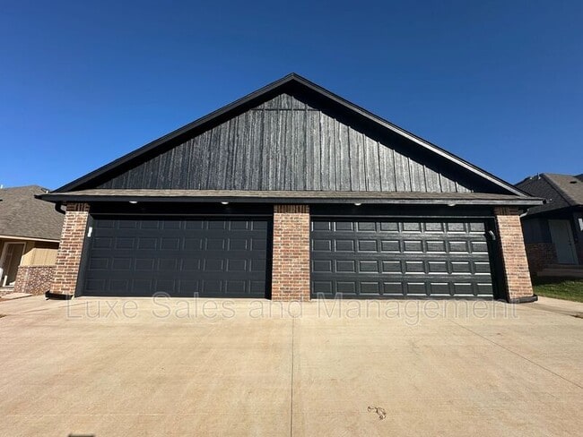 Building Photo - 11504 Mackenzie Wy