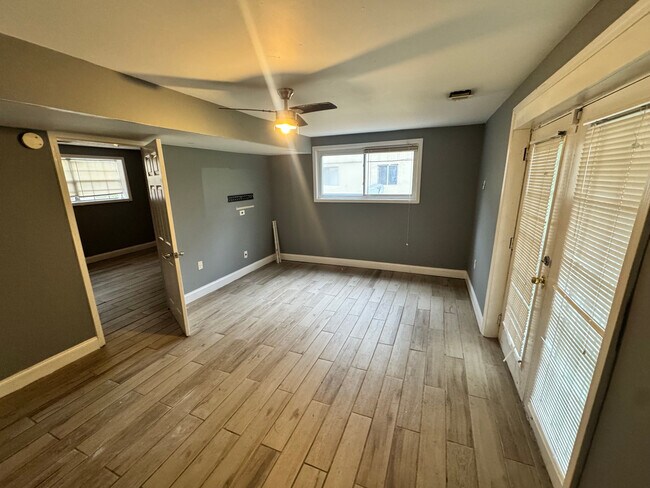 Photo - Room in House on Cedar Hurst Trail