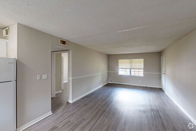 1BR, 1BA - 700SF - Living Room - Monarch Apartments