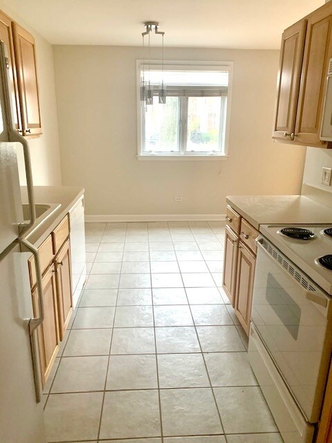 Photo - 1264 W Byron St Unit 1