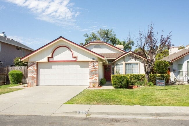 Photo - 767 Raven Dr