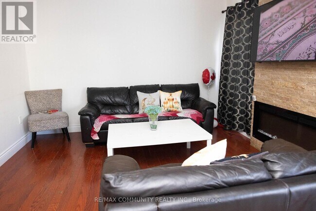 Photo - 213 Fennamore Terrace