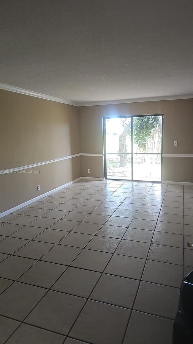 Building Photo - 1170 NW 80th Ave Unit 108 Rental